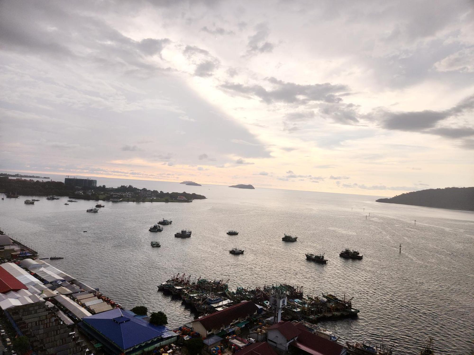 The Shore Kota Kinabalu City Centre By Lw Suites Buitenkant foto
