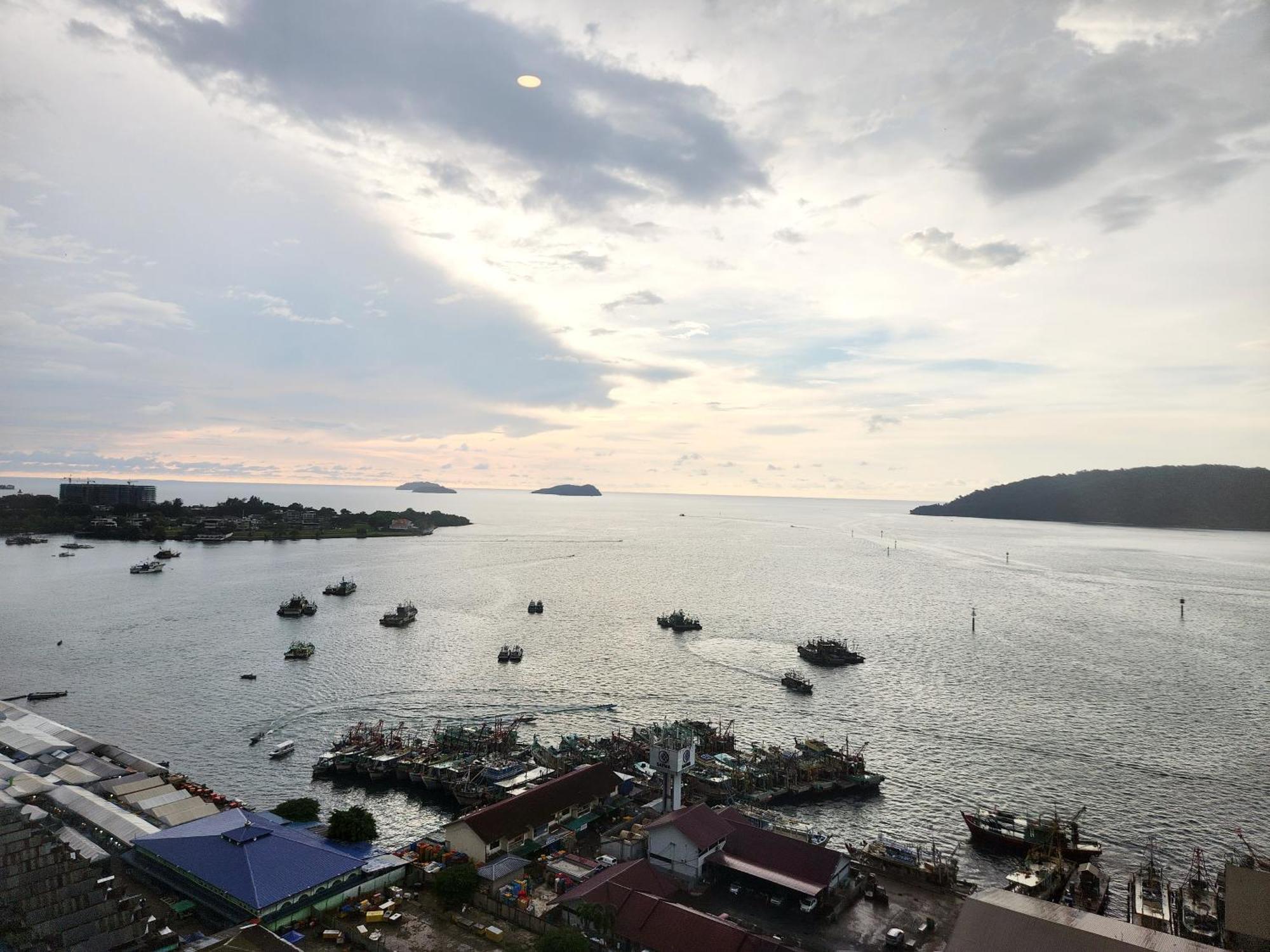 The Shore Kota Kinabalu City Centre By Lw Suites Kamer foto